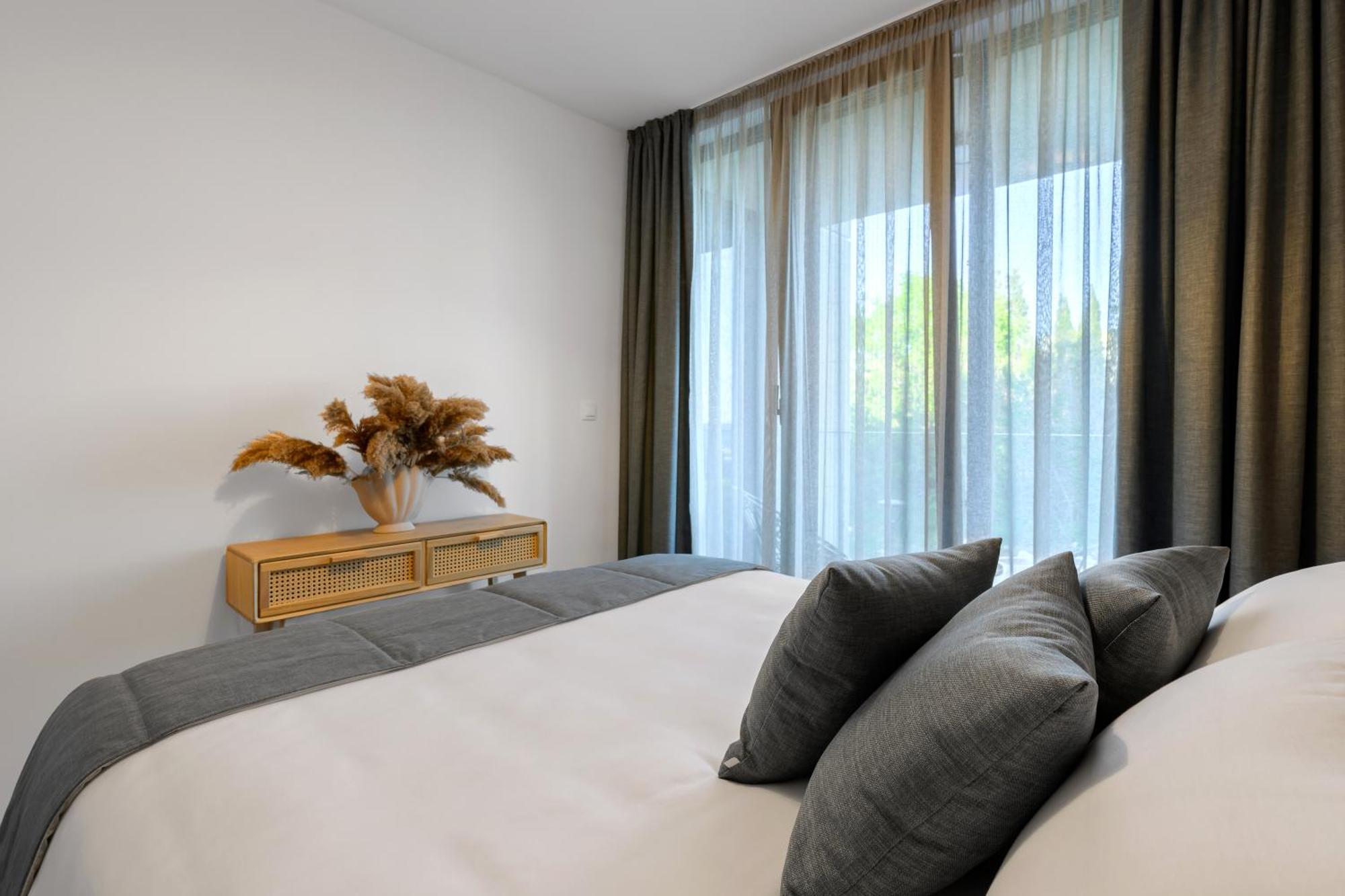 Boho Sea View One-Bedroom Pool & Spa Apartment Sveti Konstantin Buitenkant foto